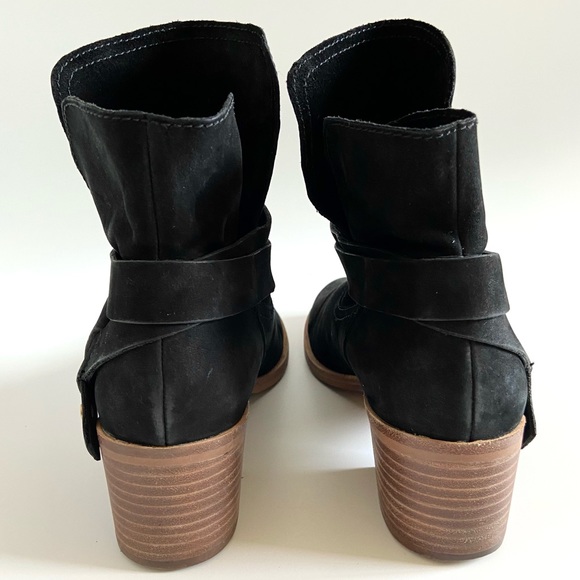 UGG } Elora Slouch Boots - Picture 9 of 15